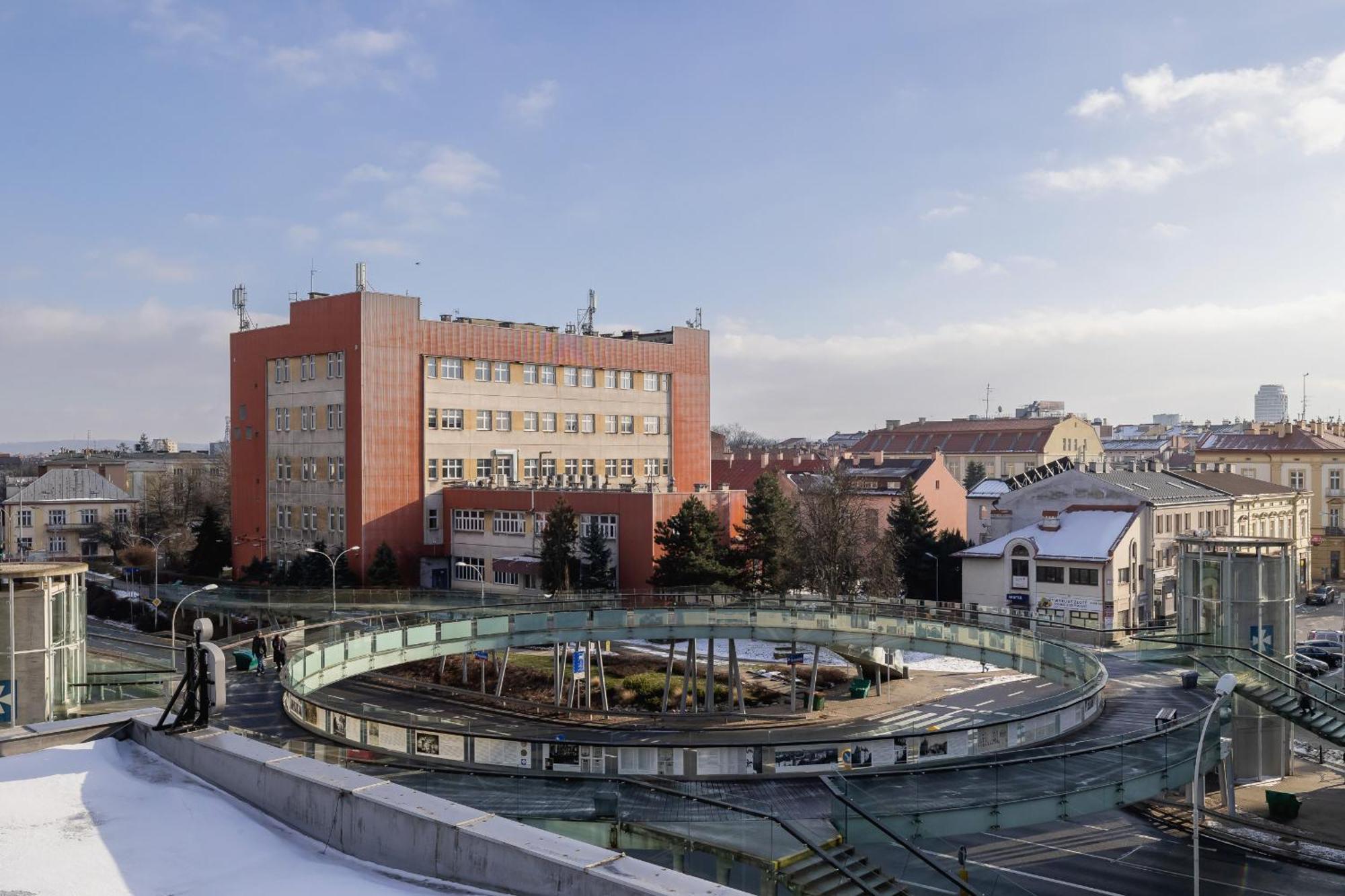 City Center One-Bedroom Apartment With Bathtub By Noclegi Renters Ряшів Екстер'єр фото